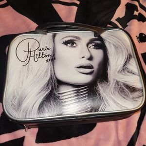 NWT Paris Hilton Sliving Weekender Black And Sliver/White Travel Makeup …